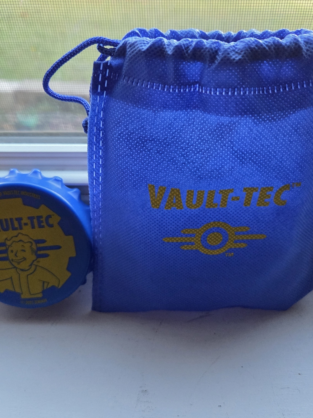 Fallout Vault-Tec Blue Drawstring Pouch Drawstring Bag + Bottle Opener Magnet
